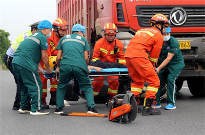 大新沛县道路救援